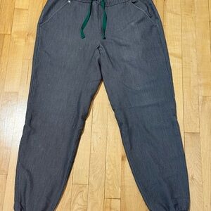 FIGS Men's Gray Jogger scrub Pants - small